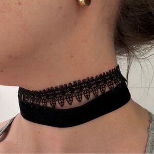 FREE w/ 🌻3/$25 bundle - Black Lace Choker Bundle